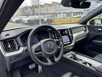 VOLVO XC60 R Design Plug-In Hybrid AWD AHK Digitales C
