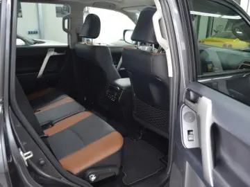 TOYOTA Land Cruiser 2.8 D-4D Automatic