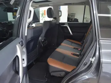 TOYOTA Land Cruiser 2.8 D-4D Automatic