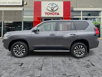 TOYOTA Land Cruiser 2.8D4-D Executive A