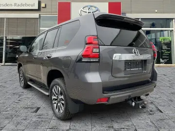 TOYOTA Land Cruiser 2.8D4-D Executive A