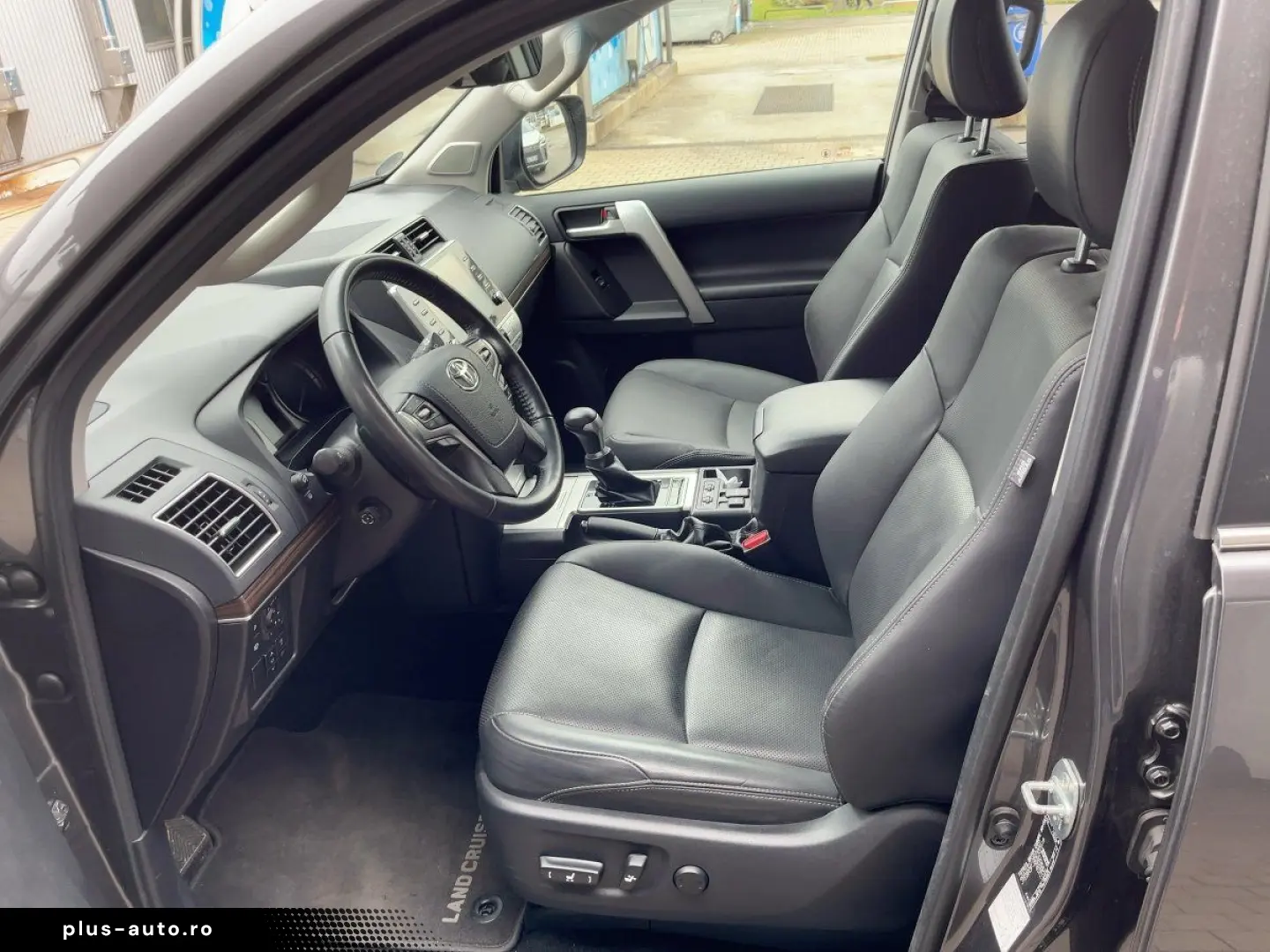 TOYOTA Land Cruiser 2.8D4-D Executive A