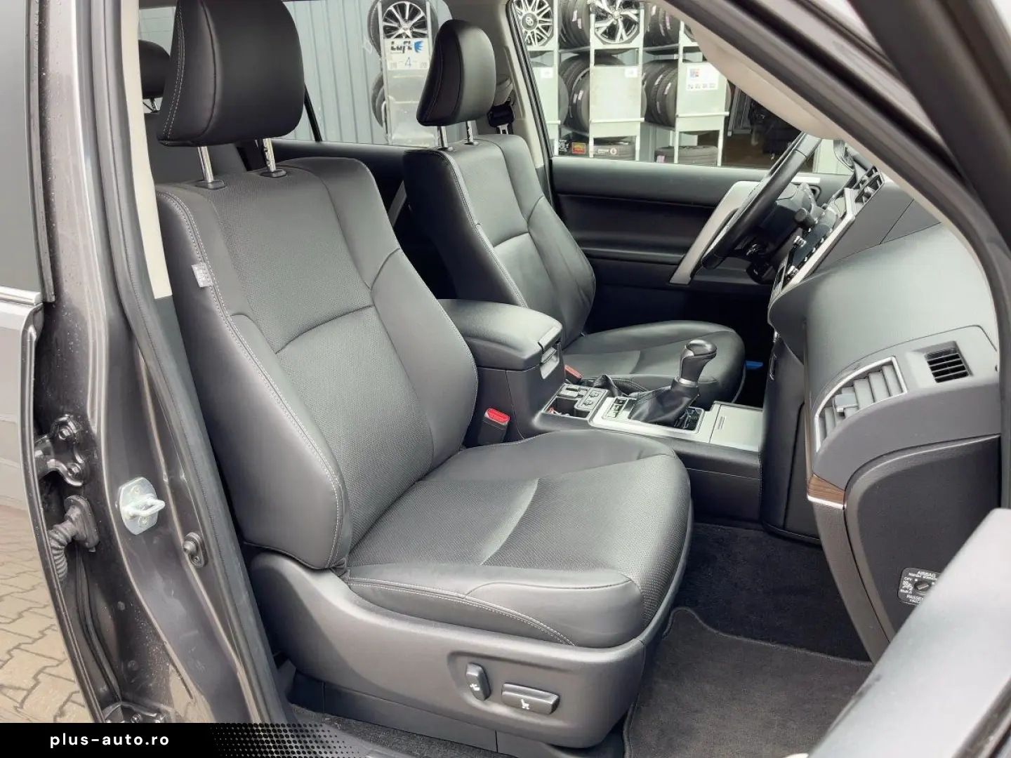 TOYOTA Land Cruiser 2.8D4-D Executive A