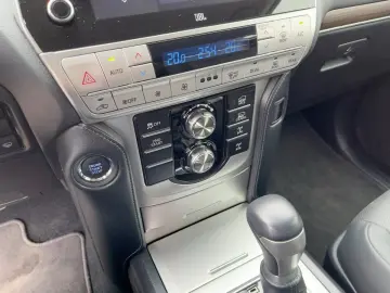 TOYOTA Land Cruiser 2.8D4-D Executive A