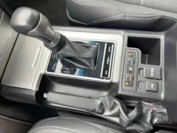 TOYOTA Land Cruiser 2.8D4-D Executive A