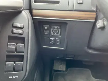 TOYOTA Land Cruiser 2.8D4-D Executive A