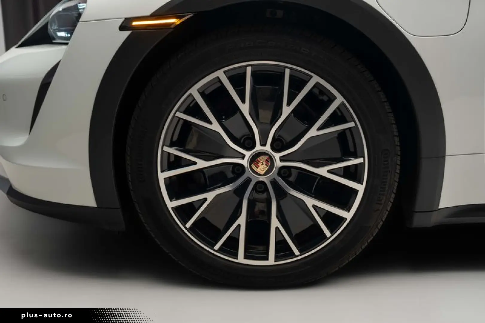 PORSCHE TAYCAN 4 CROSS TURISMO