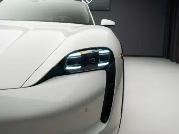 PORSCHE TAYCAN 4 CROSS TURISMO