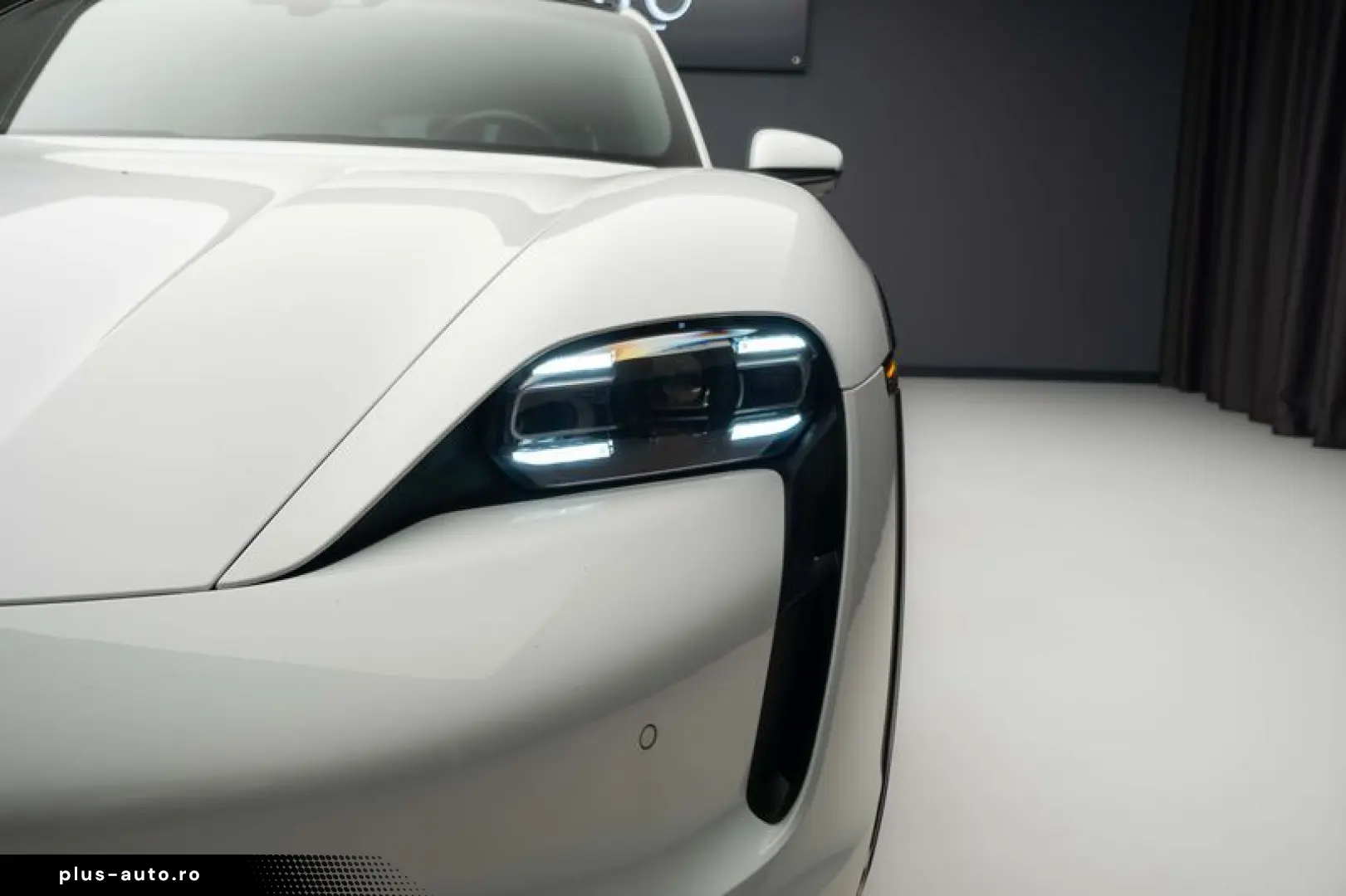 PORSCHE TAYCAN 4 CROSS TURISMO