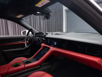 PORSCHE TAYCAN 4 CROSS TURISMO
