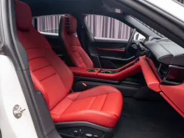 PORSCHE TAYCAN 4 CROSS TURISMO