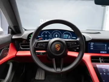PORSCHE TAYCAN 4 CROSS TURISMO
