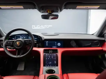 PORSCHE TAYCAN 4 CROSS TURISMO