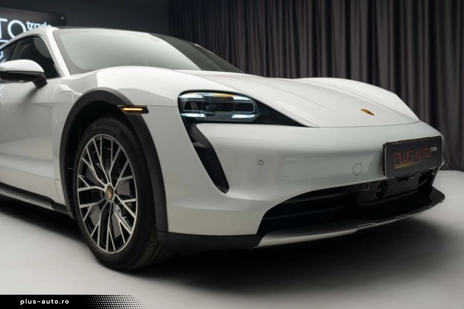 PORSCHE TAYCAN 4 CROSS TURISMO