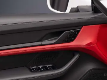 PORSCHE TAYCAN 4 CROSS TURISMO
