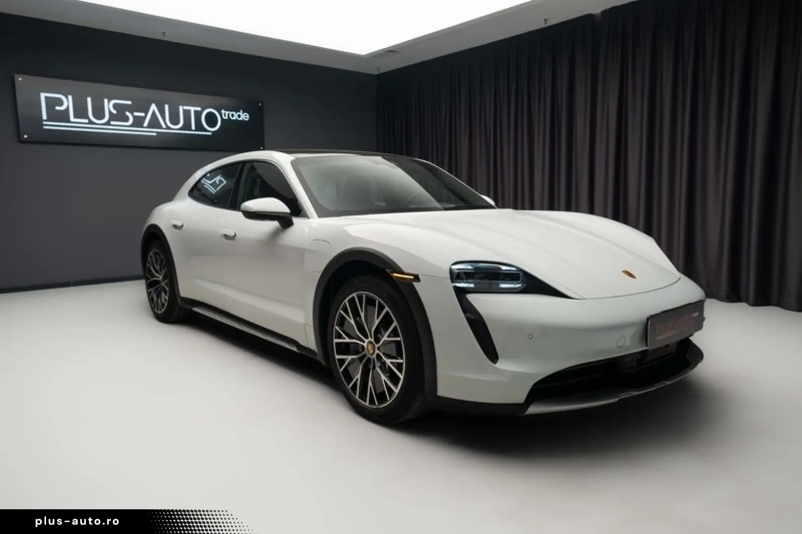 PORSCHE TAYCAN 4 CROSS TURISMO