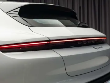 PORSCHE TAYCAN 4 CROSS TURISMO