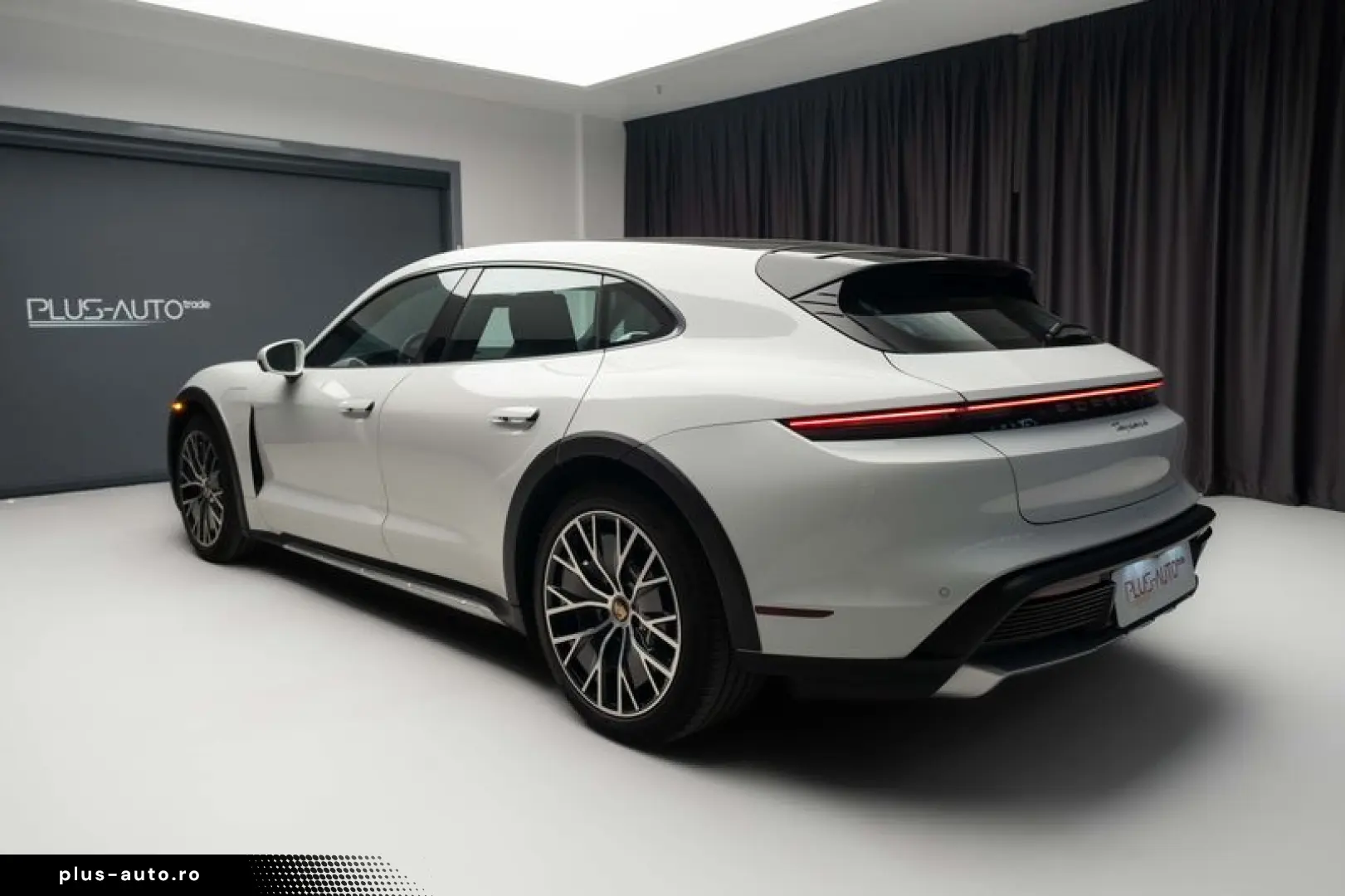 PORSCHE TAYCAN 4 CROSS TURISMO
