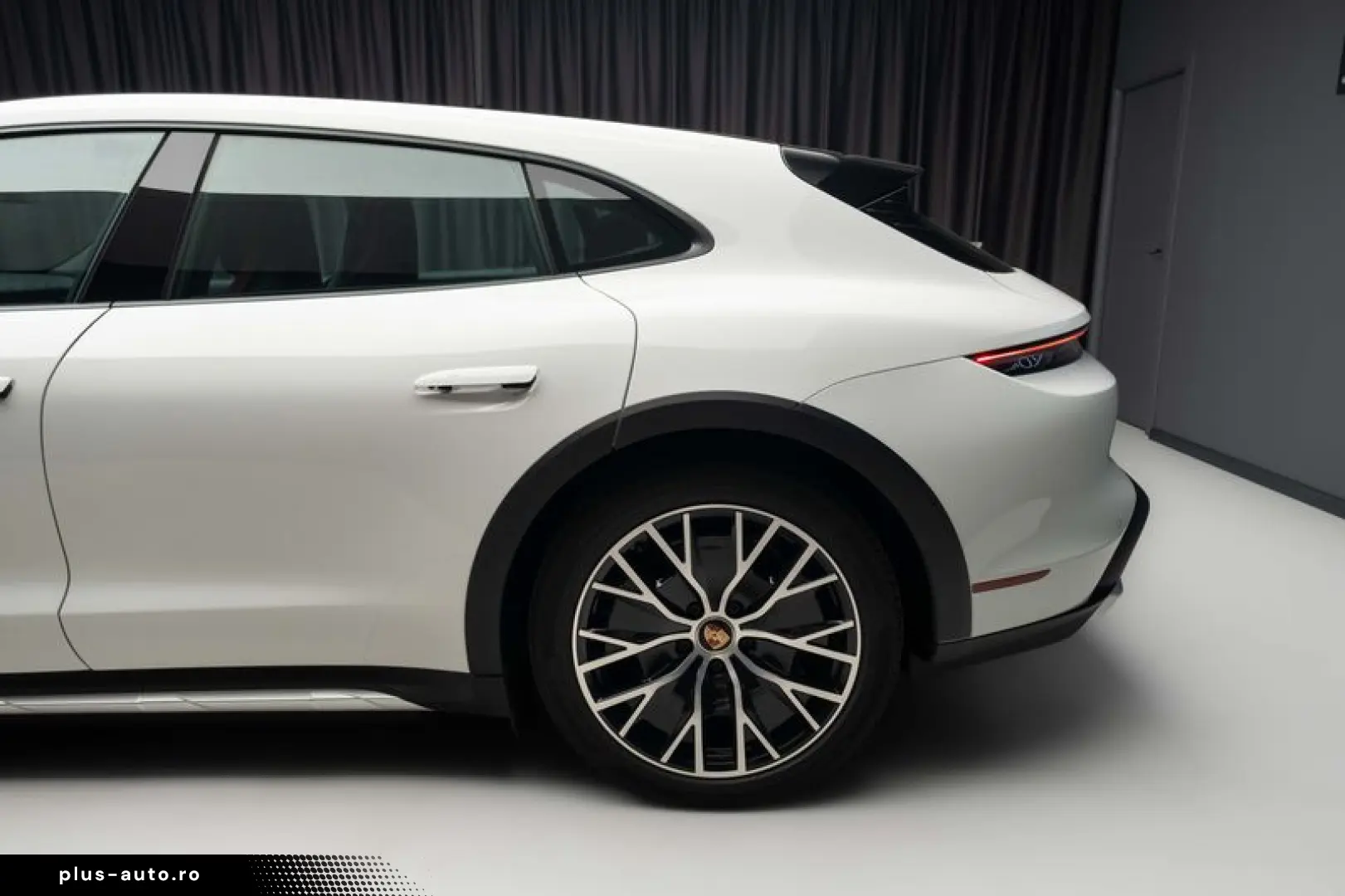 PORSCHE TAYCAN 4 CROSS TURISMO