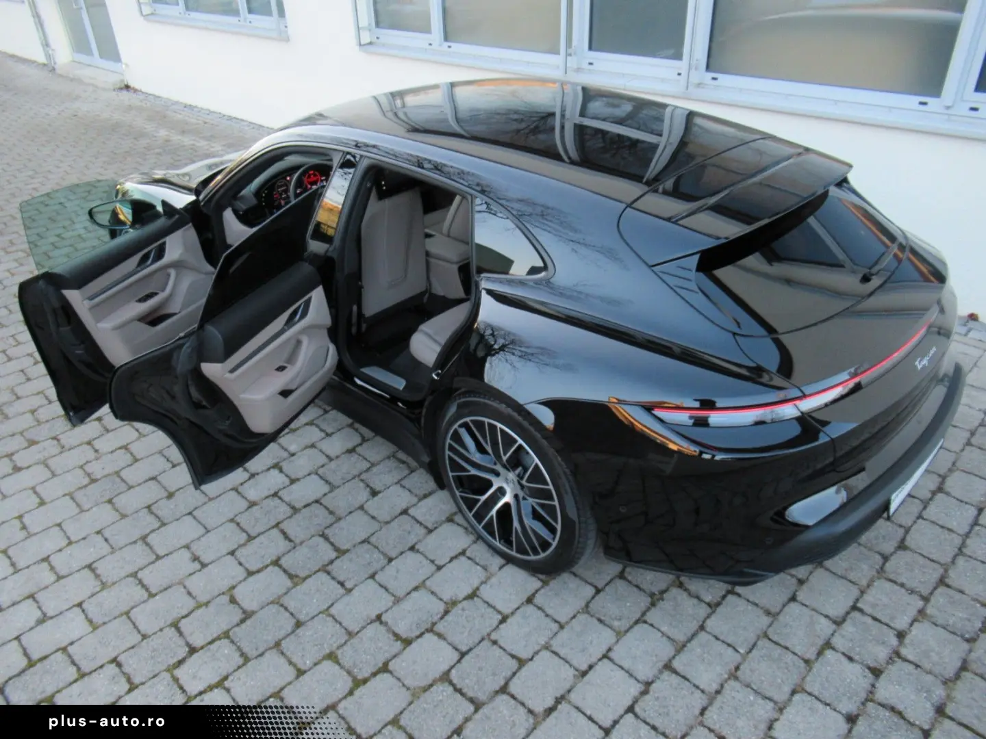 PORSCHE MY25 SPORT TURISMO TV FOND RSE HEAD ACC®PERF 360