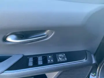 LEXUS UX 250h F SPORT Design  Bi-LED ACC RCam SHZ PDC