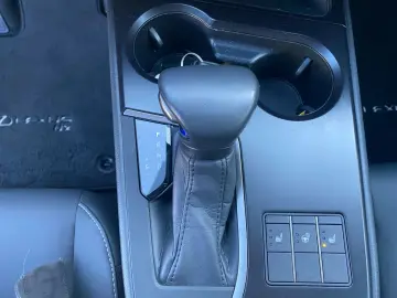 LEXUS UX 250h F SPORT Design  Bi-LED ACC RCam SHZ PDC