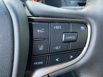 LEXUS UX 250h F SPORT Design  Bi-LED ACC RCam SHZ PDC