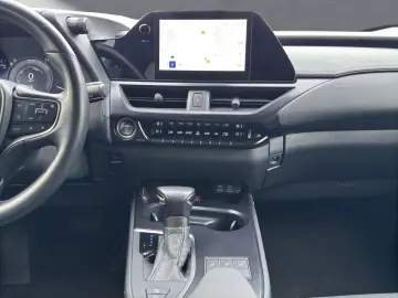 LEXUS UX 250h F-Sport D. 1HD SHZ CARPLAY 15J-GARANTIE