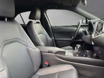 LEXUS UX 250h F-Sport D. 1HD SHZ CARPLAY 15J-GARANTIE