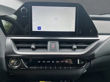 LEXUS UX 250h FSPORT-D. ALLW. 1HD NAVI  15J-GARANTIE