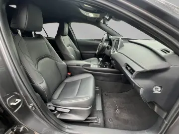 LEXUS UX 250h FSPORT-D. ALLW. 1HD NAVI  15J-GARANTIE