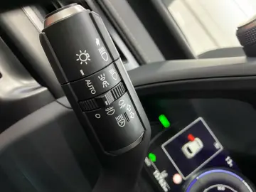 LEXUS UX 250h F SPORT Design  Bi-LED ACC RCam SHZ PDC