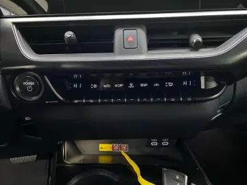 LEXUS UX 250h F SPORT Design  Bi-LED ACC RCam SHZ PDC