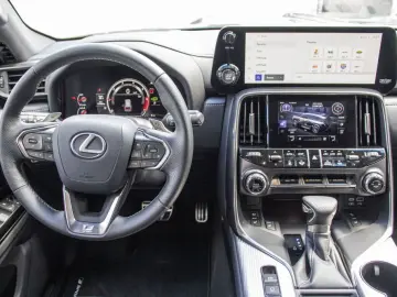 LEXUS LX 600 F SPORT