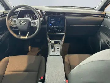 LEXUS LBX FWD  LED ACC Kamera SHZ CarPlay SmartKey PDC