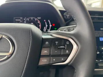 LEXUS LBX FWD  LED ACC Kamera SHZ CarPlay SmartKey PDC