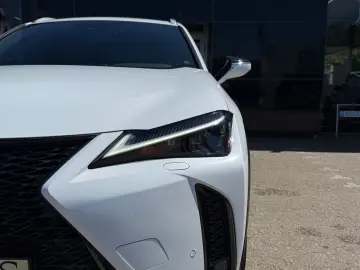 LEXUS UX 250h F-SPORT ACC RFK Car-Play LED 1-HAND