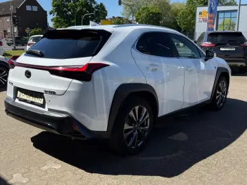 LEXUS UX 250h F-SPORT ACC RFK Car-Play LED 1-HAND