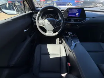 LEXUS UX 250h F-SPORT ACC RFK Car-Play LED 1-HAND