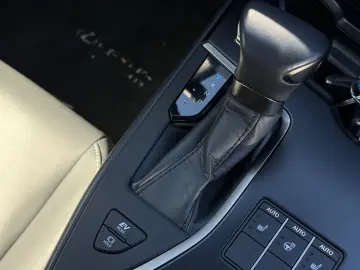 LEXUS UX 250h F-SPORT ACC RFK Car-Play LED 1-HAND