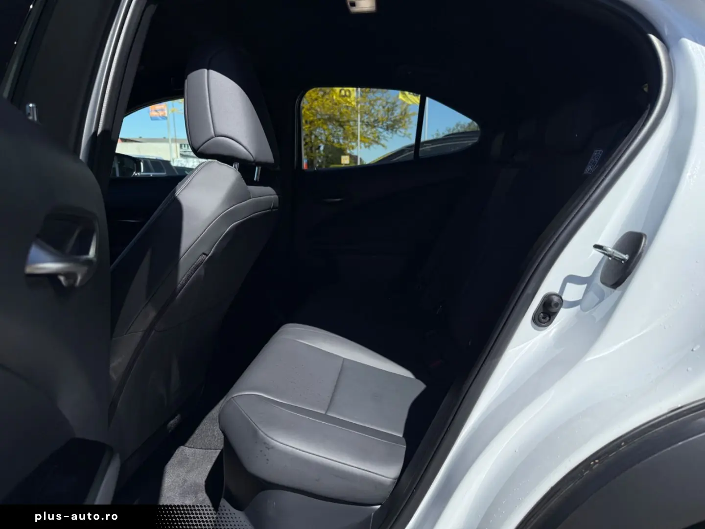 LEXUS UX 250h F-SPORT ACC RFK Car-Play LED 1-HAND