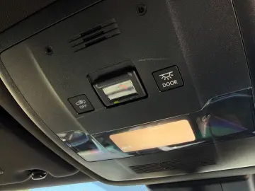 LEXUS UX 250h F-SPORT ACC RFK Car-Play LED 1-HAND
