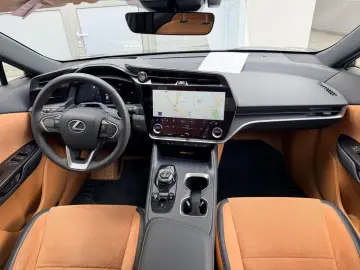 LEXUS RZ450e  DIRECT4 Luxury   All-Wetter-Reifen