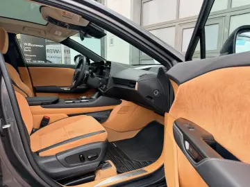 LEXUS RZ450e  DIRECT4 Luxury   All-Wetter-Reifen