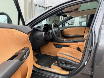 LEXUS RZ450e  DIRECT4 Luxury   All-Wetter-Reifen