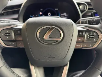 LEXUS LBX FWD Elegant Black Edition  LED el. Heck CAM