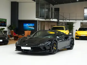 FERRARI F8 Spider RACING-SEATS LIFT PASSENGER-DISPLAY