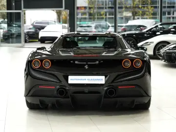 FERRARI F8 Spider RACING-SEATS LIFT PASSENGER-DISPLAY