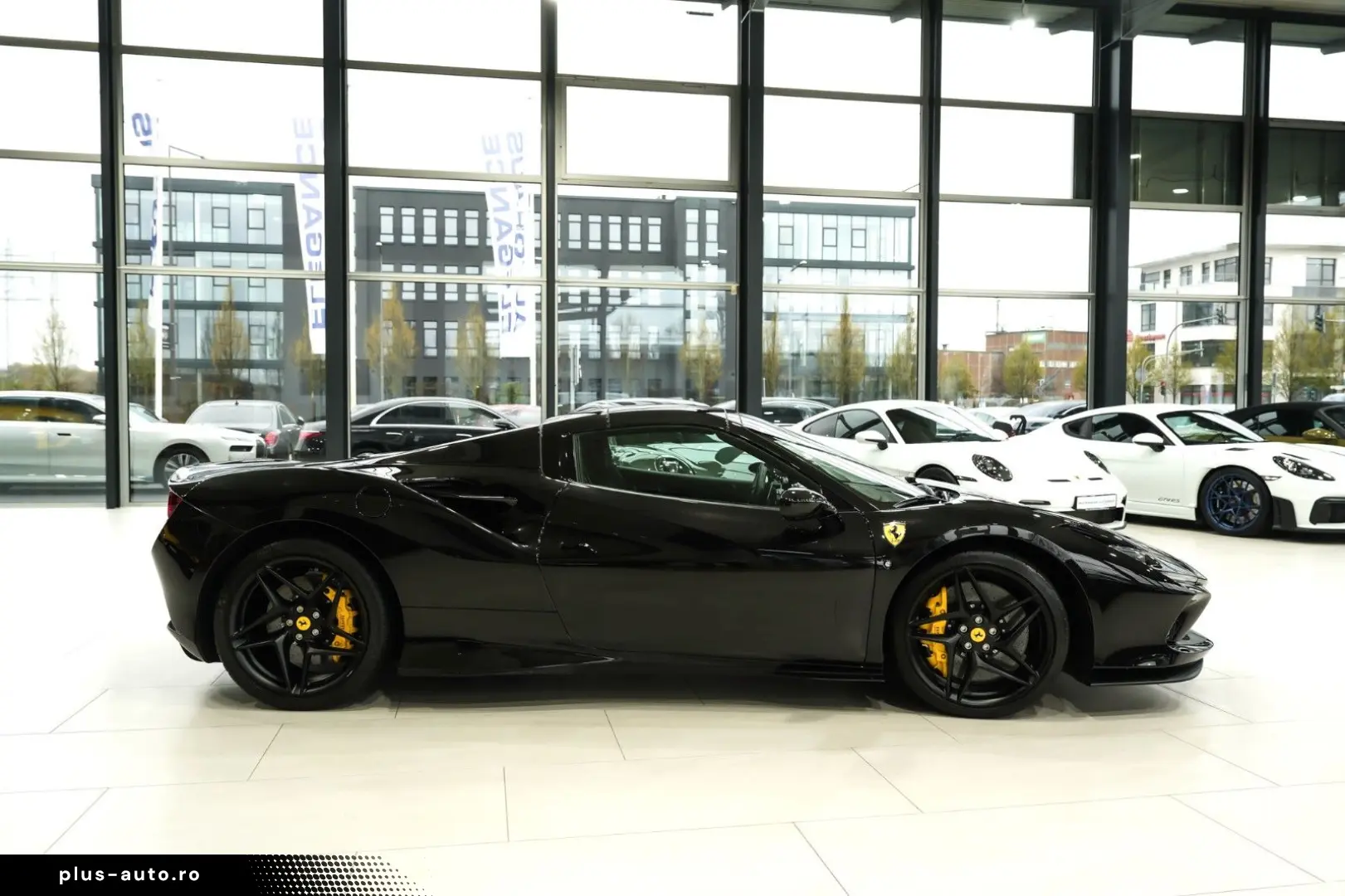 FERRARI F8 Spider RACING-SEATS LIFT PASSENGER-DISPLAY