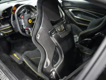 FERRARI F8 Spider RACING-SEATS LIFT PASSENGER-DISPLAY